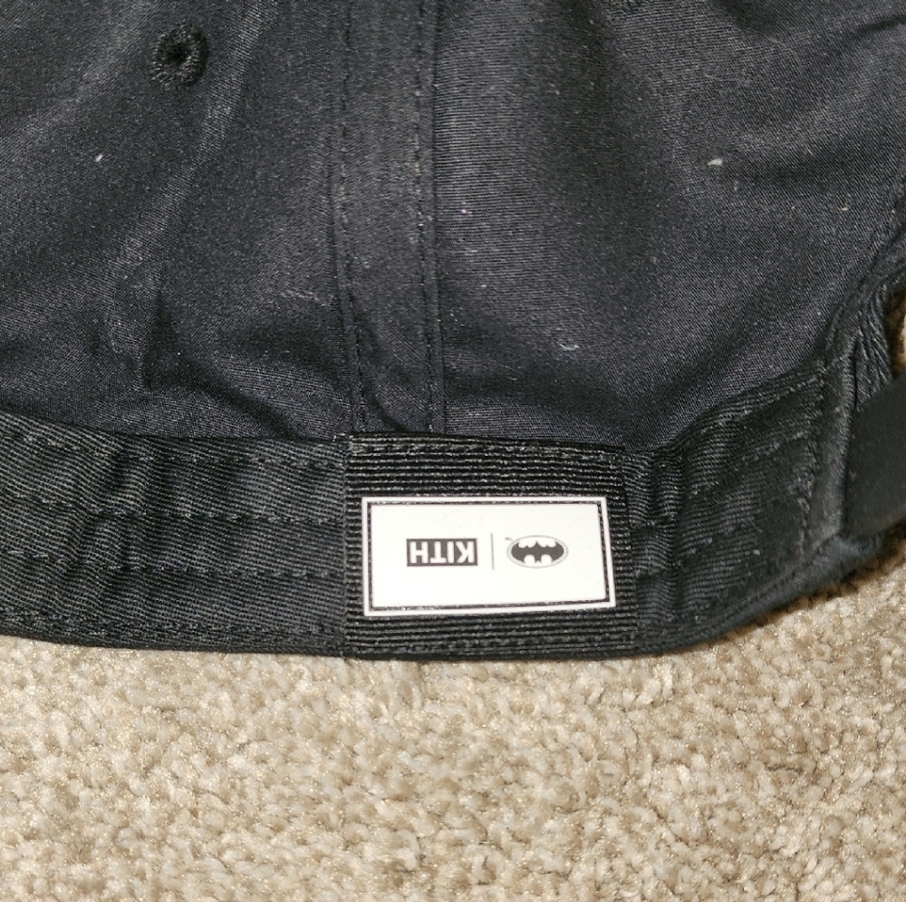 Kith X Batman Black Cap with  Logo Patch - Picture 4 of 4